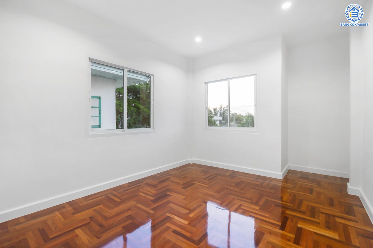 บ้านมือสองตกแต่งใหม่ ม.เศรณีวิลล่า บางใหญ่-กาญจนาภิเษก (บ้านกล้วย-ไทรน้อย) เนื้อที่ 50 ตร.ว. ฟังก์ชันพร้อม 3 ห้องนอน 3 ห้องน้ำ จอดรถได้ 2 คัน ตอบโจทย์ทุกการอยู่อาศัย บนทำเลคุณภาพ! เชื่อมต่อ ถ.กาญจนาภิเษก ใกล้เซ็นทรัลเวสต์เกต และ รถไฟฟ้า "สถานีคลองบางไผ่"...